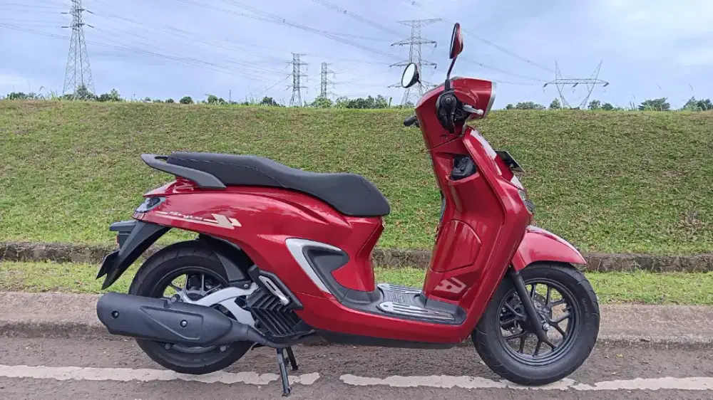 Honda Stylo 2024 red glossy like new