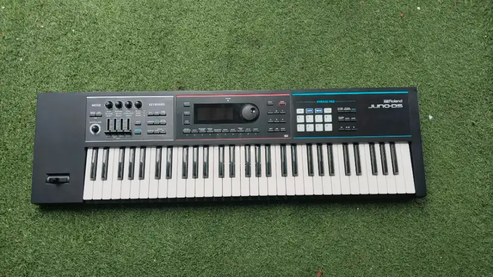 KEYBOARD ROLAND JUNO DS