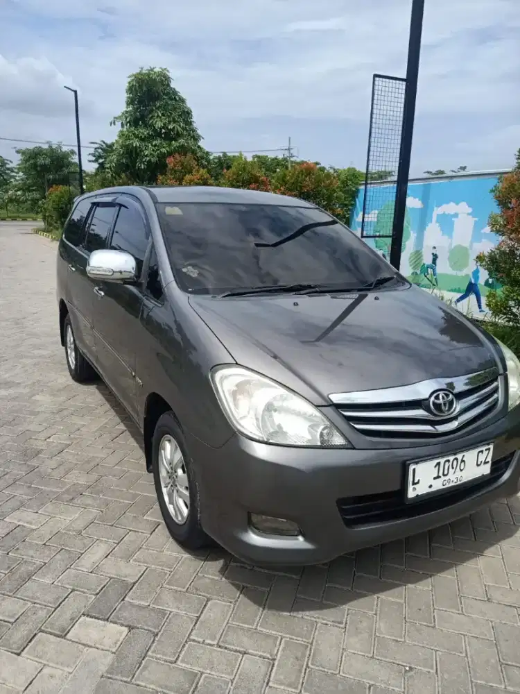 Innova 2.0 V Manual 2010 (bensin)