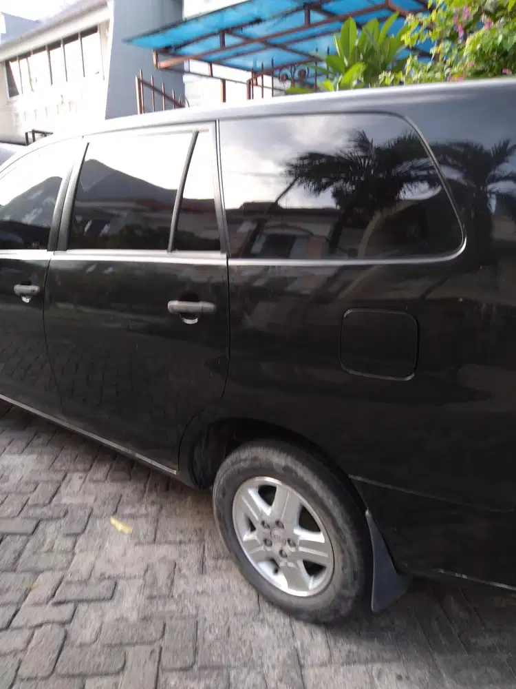 Toyota Kijang Innova 2005 Bensin