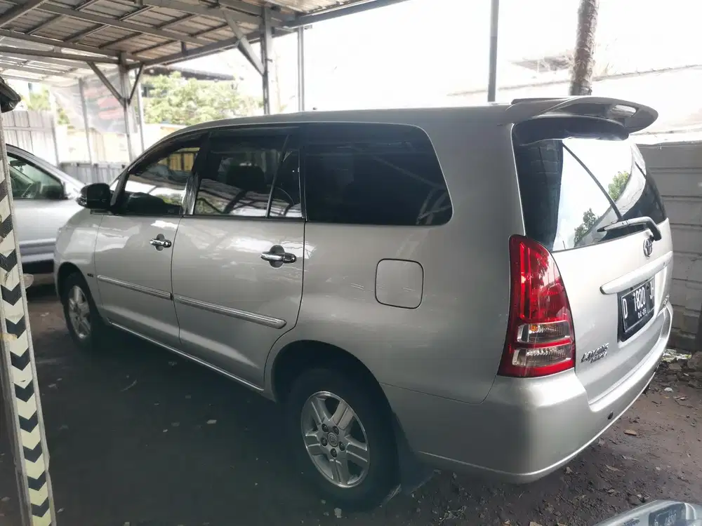 Toyota Kijang Innova 2007 Bensin