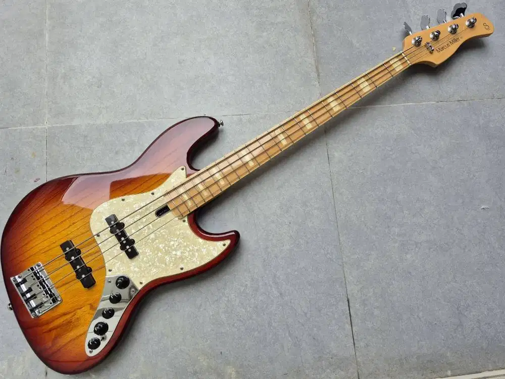 bass Sire Marcus Miller V7 (1st Gen) ash body 4 strings