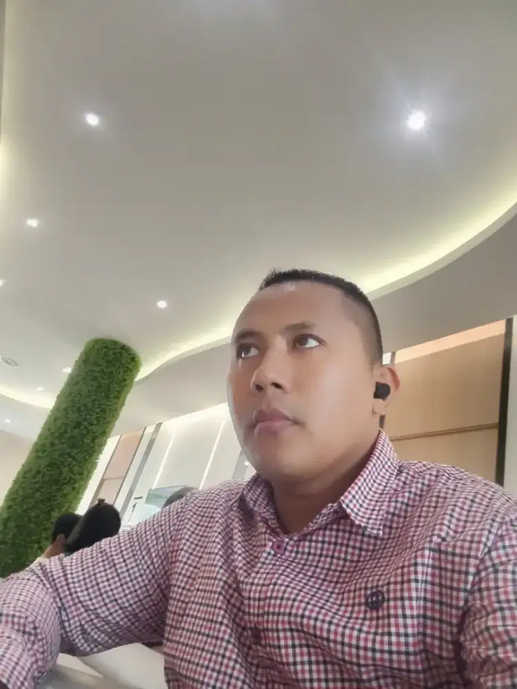 Cari kerja sebagai supir pribadi.