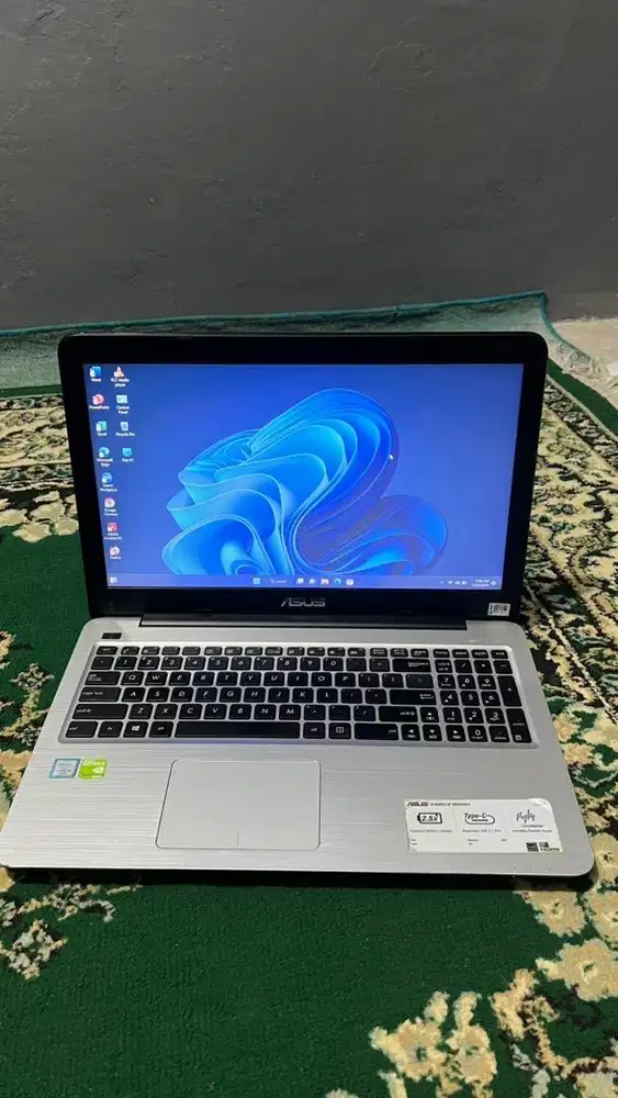 Laptop Asus ax556U Core i5