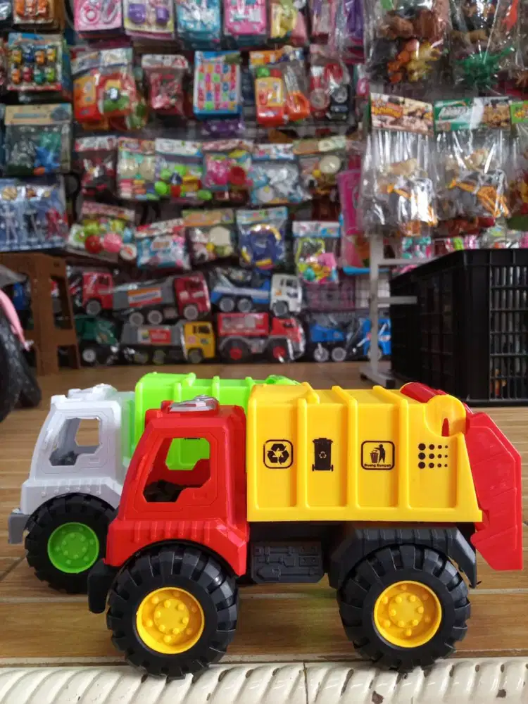 mainan anak truk sampah