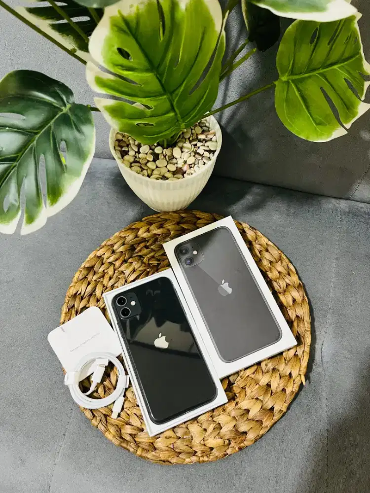 iPhone 11 black 64GB