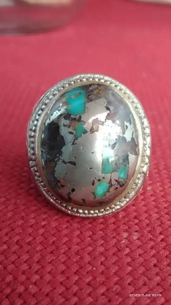 Pirus Persia berSerat Perak