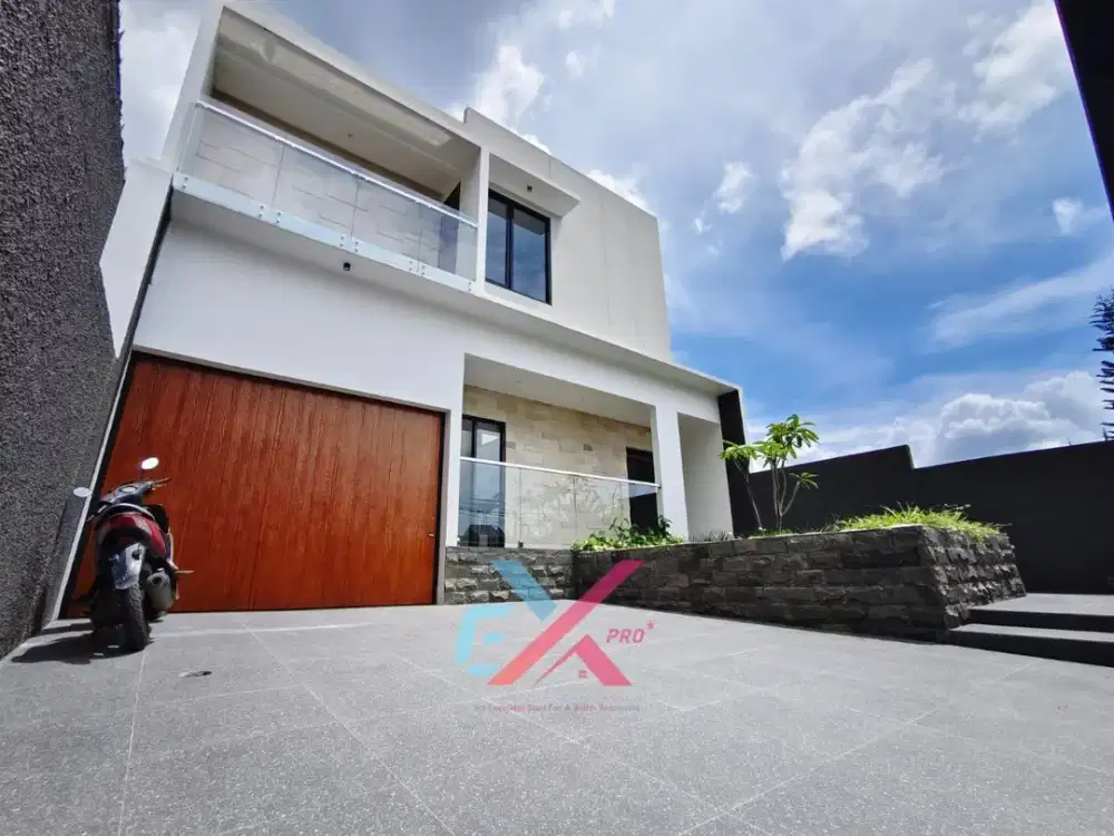 DIJUAL RUMAH BARU Bangunan MEWAH Dengan Desain Modern Komplek SETIABUDI REGENCY  Lokasi Dekat Kampus UPI Bandung