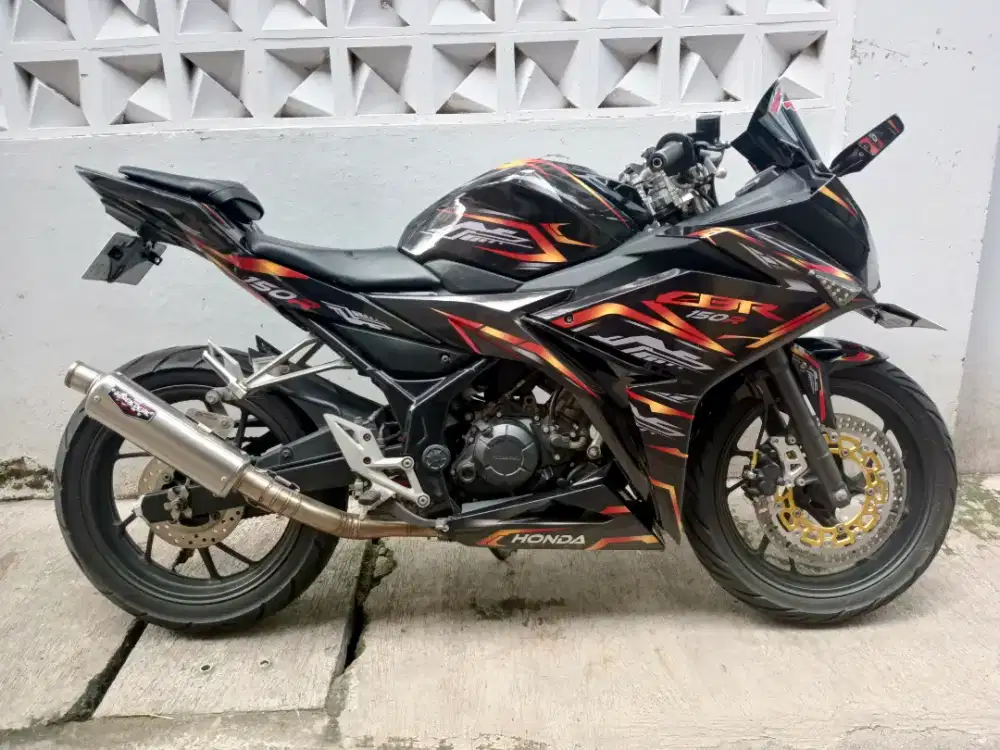 Honda CBR 150 R 2019
