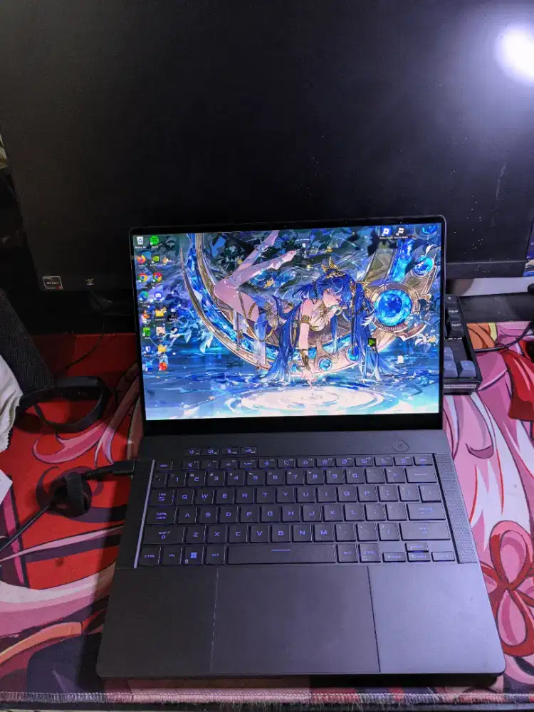 ASUS ROG ZEPHYRUS G14 OLED RTX 4070 RYZEN 9-8945HS RAM 32GB SSD 1TB