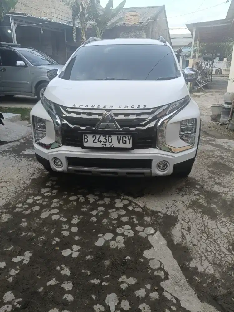 Xpander cross at premium 2020 pjk hdp