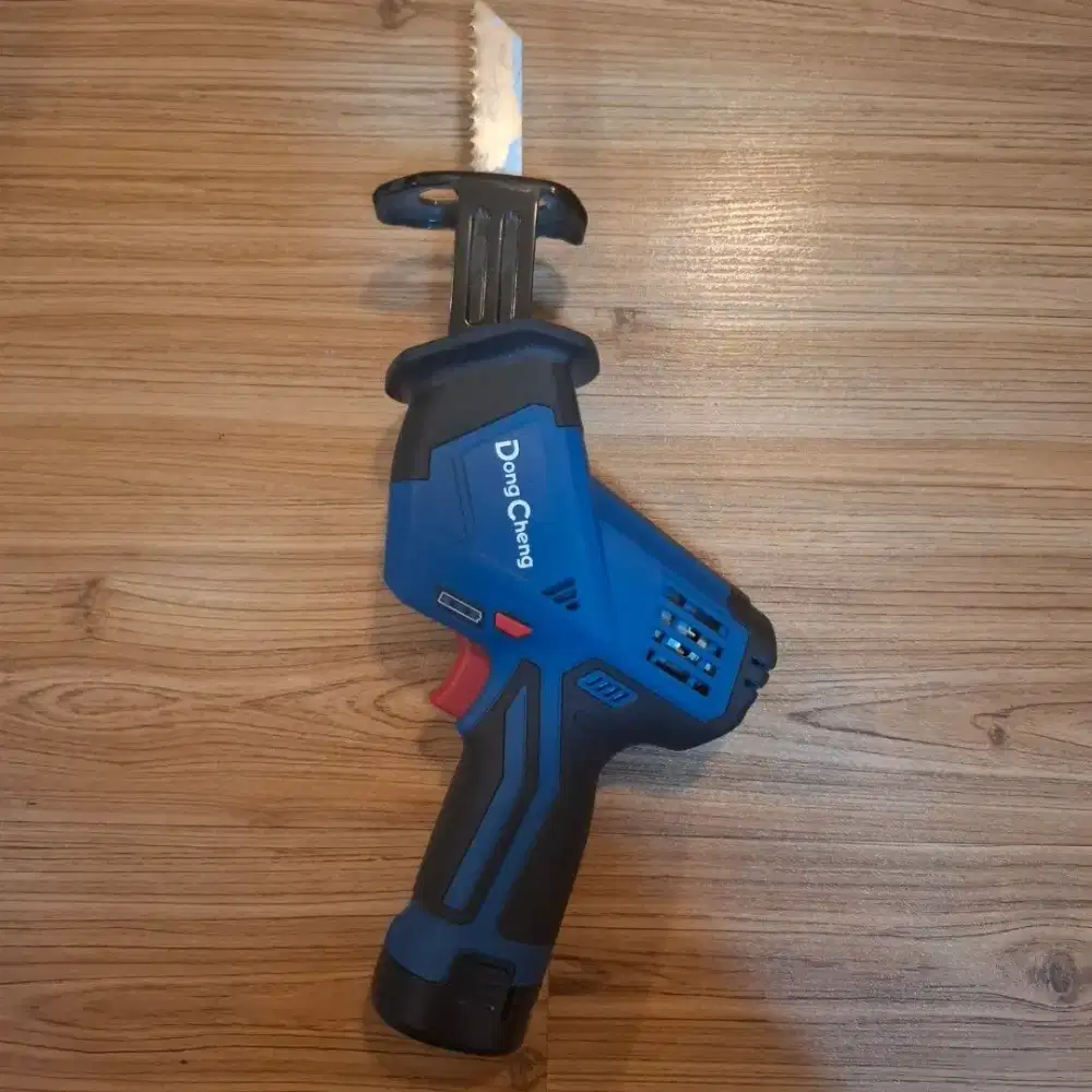 Dong cheng Cordless Gergaji Saber Saw Mesin