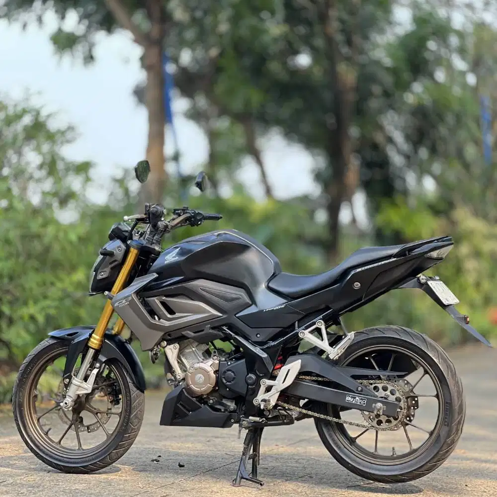 HONDA NEW CB150R 2023 BLACK KM RENDAH PAJAK PANJANG SIAP NGEBUT