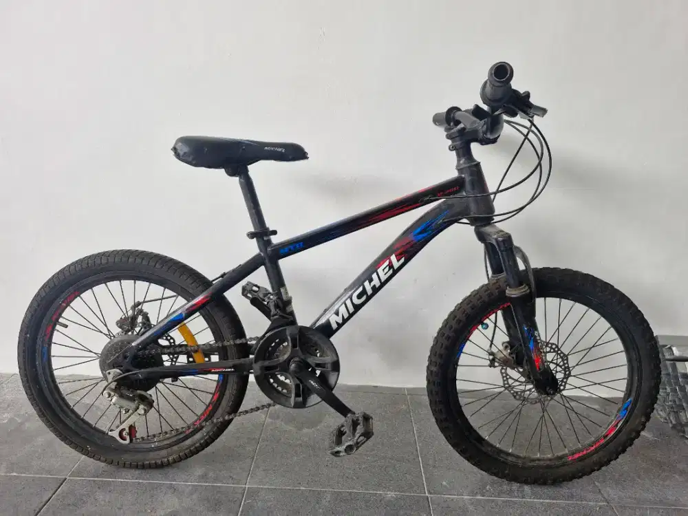 Dijual sepeda anak laki-laki