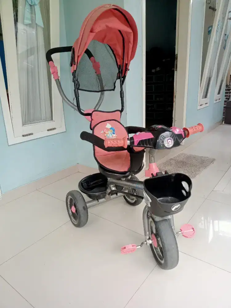 Sepeda anak roda 3 merk Family