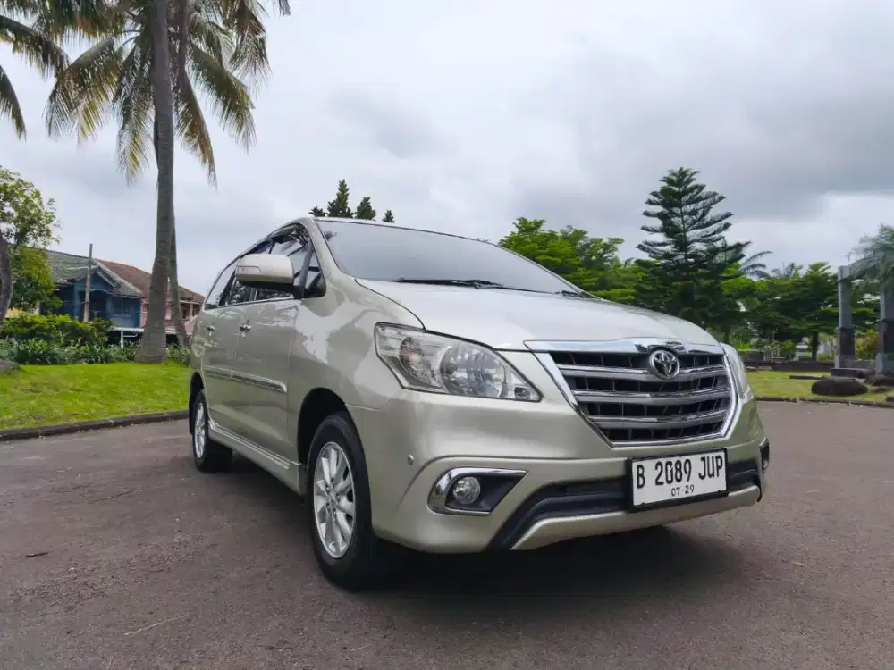 Kijang inova V at 2014 tdp 10 jt