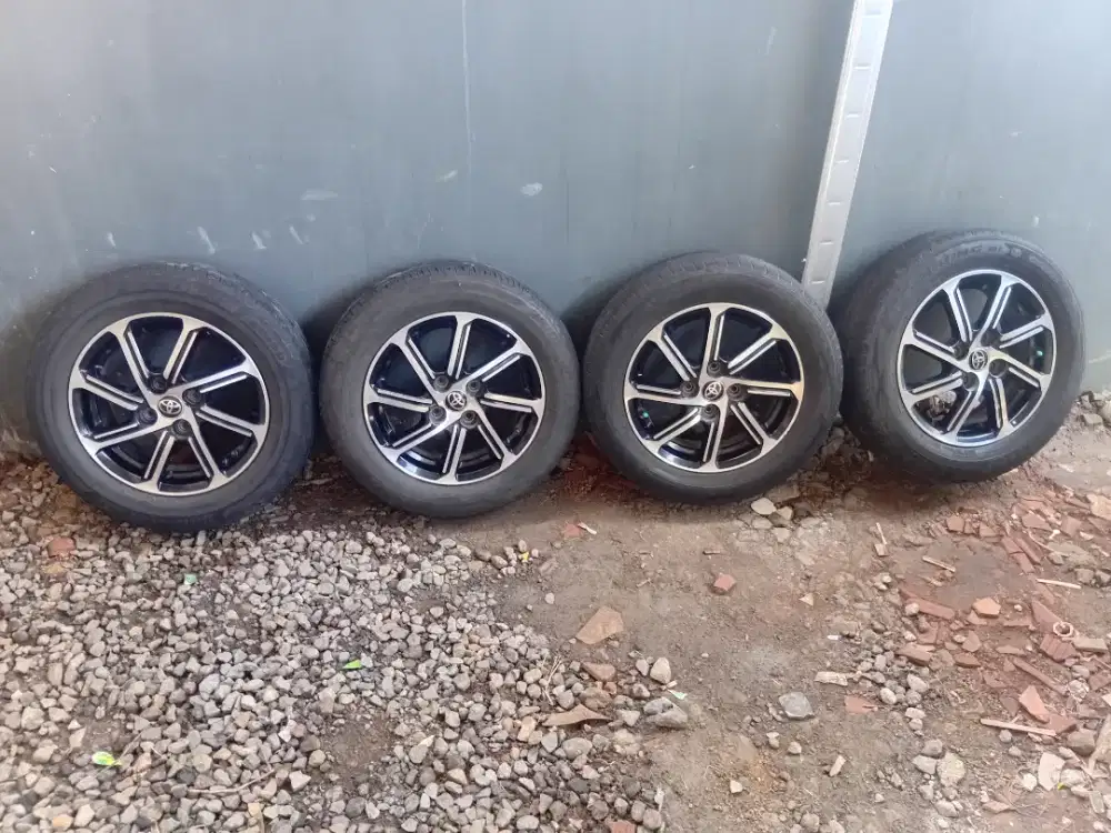 Velg oem calya 2022 black polis