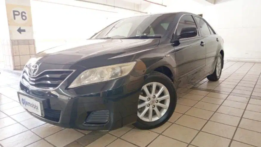 KM Rendah TDP 5JT Toyota Camry 2.4 Limo Premium Bensin-AT 2011 Hitam