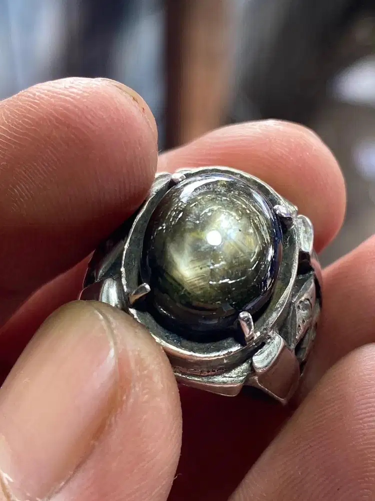 Batu black safir dua ster