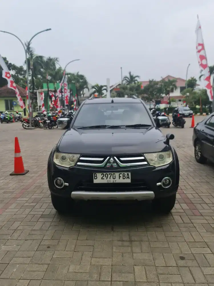 Dijual Pajero Dakar thn 2014, hitam