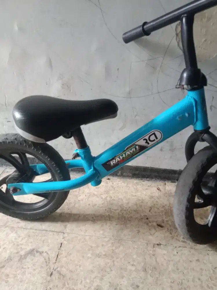 Bu jual cepat sepeda anak kecil usia 3th