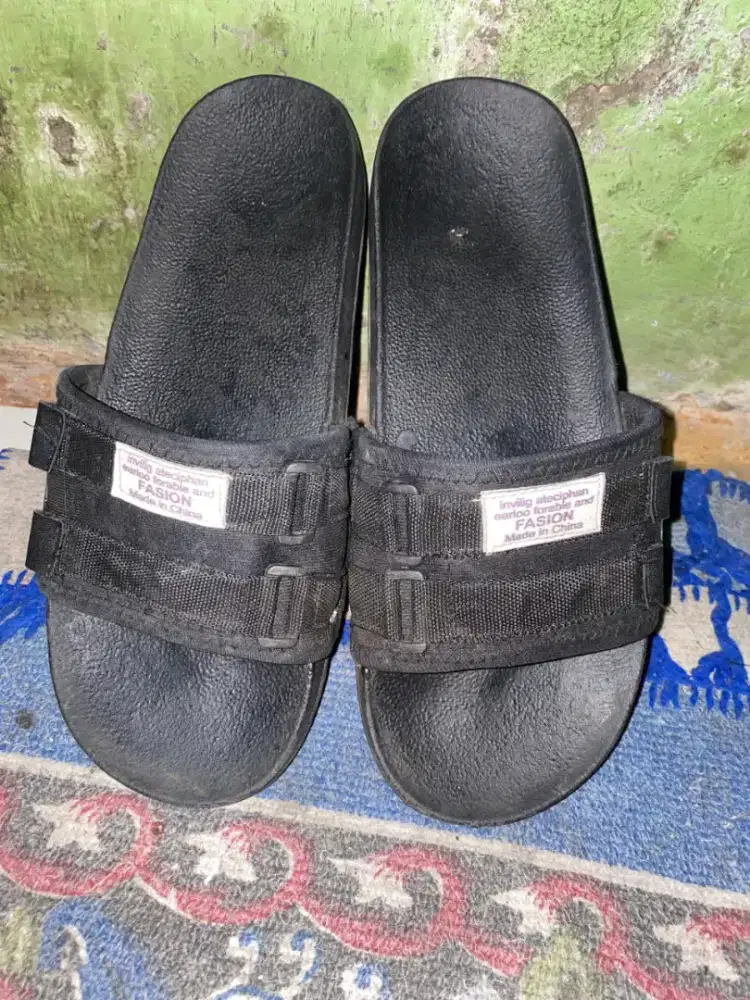 sandal slop laki laki