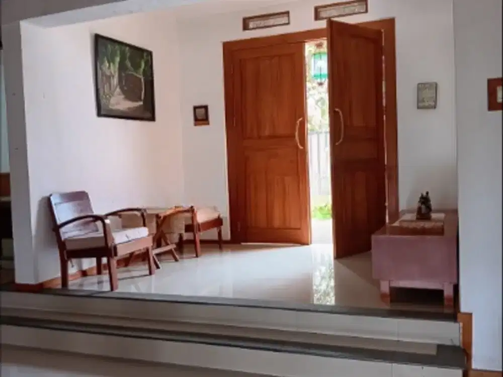 Dijual Rumah 2 Lantai Komplek Setiabudi Regency. Bandung Utara. Ada Halaman Belakang Dan Samping. Udara Sejuk