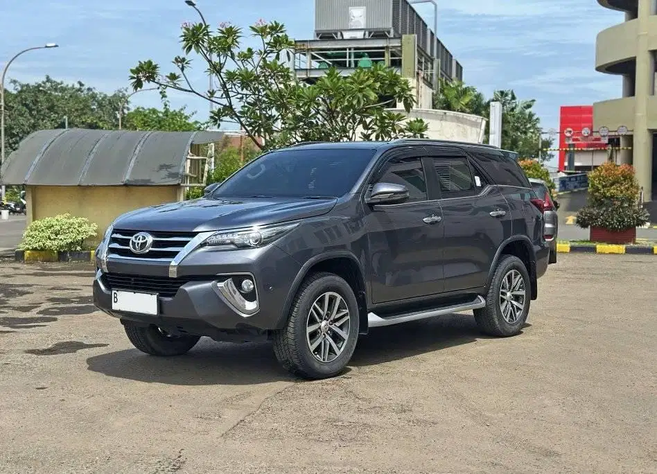 KM 80rb 2018 Toyota Fortuner 2.4 VRZ Diesel AT Abu Abu Record Dp 33jt
