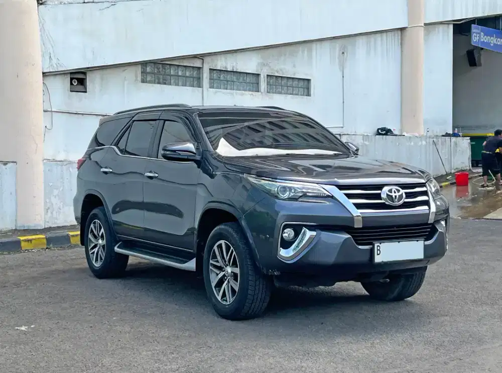 DP 8jt Fortuner 2.4 VRZ 2018 Diesel AT 4x2 Toyota Abu non TRD bs TT
