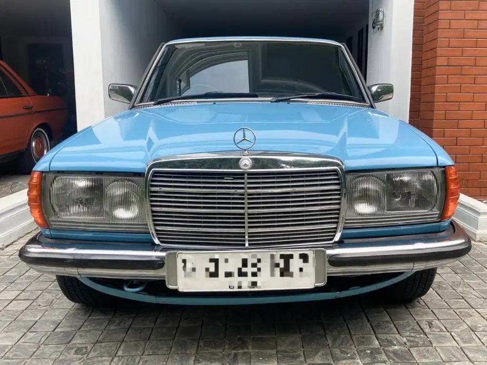 Mercedes-Benz Tiger W123 280E Manual 1983 China Blue Mulus SIap pake