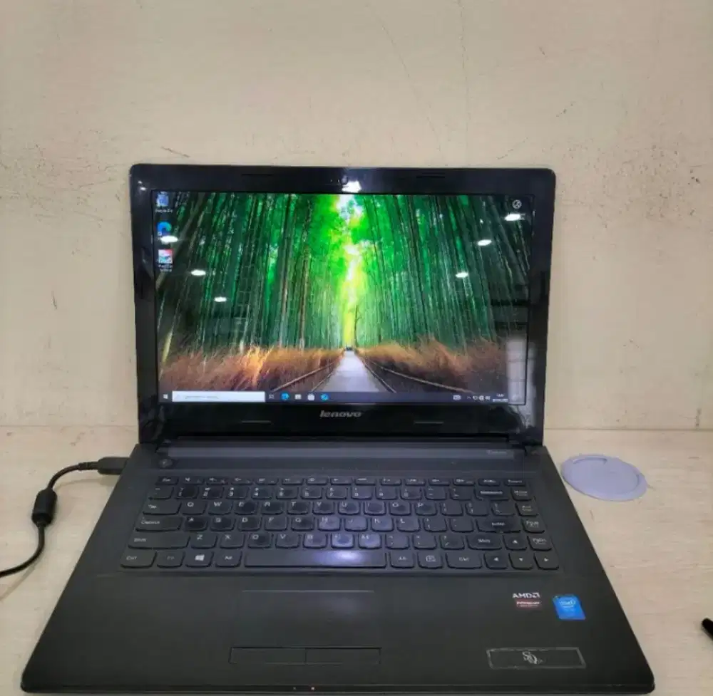 LENOVO g40-70 i3 RAM 6gb HDD 500/dual VGA Radeon/siap kerja