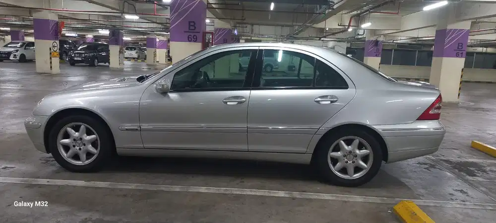 Mercedes-Benz C240 2003 Bensin