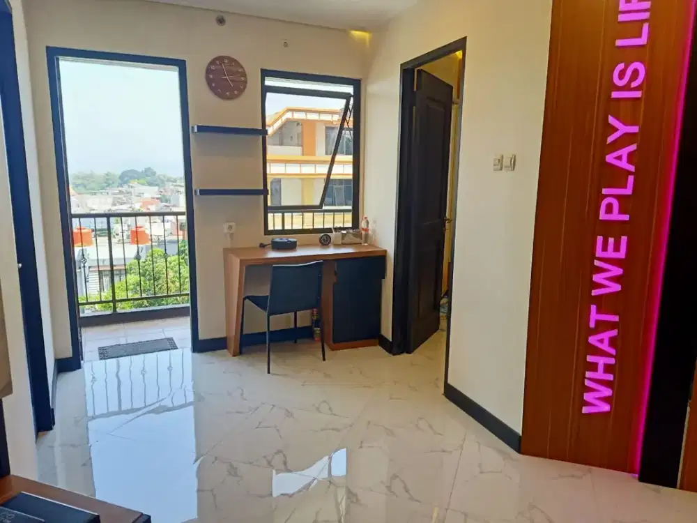 Dijual Apartemen Majesty 2 BR Lantai 5 Full Furnish Siap Huni