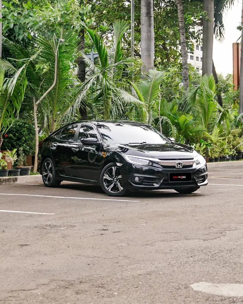 HONDA CIVIC ES AT 2018