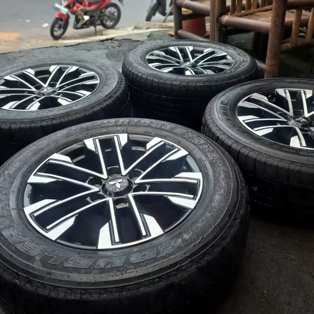 Velg mitsubishi pajero ring 18 original mitsubishi