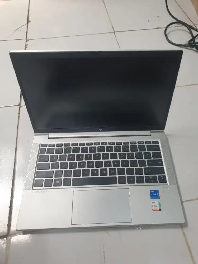 LAPTOP HP EliteBook 830 G8
Core i7 gen 11
Ram 16 GB
SSD 512