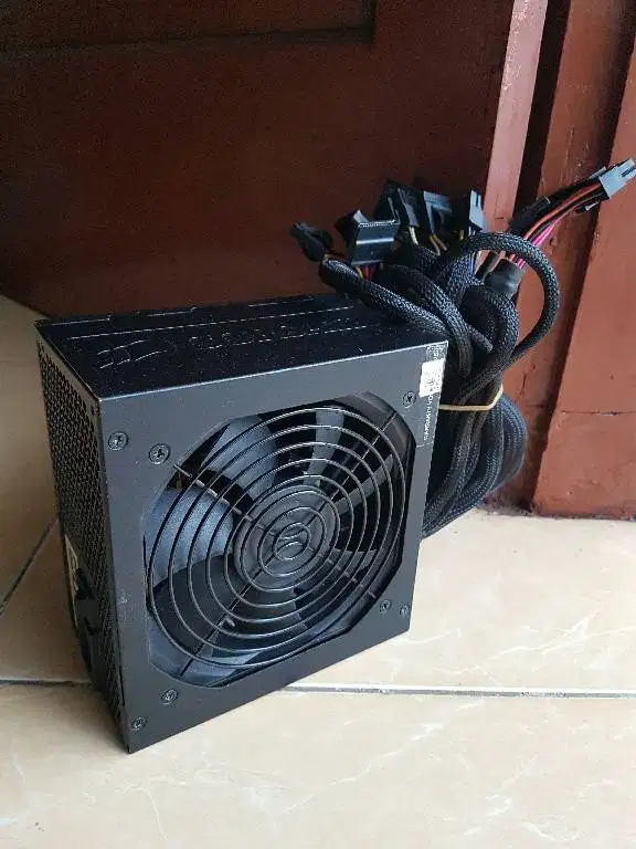PSU Corsair 400CX 400w 80+ 6 pin vga