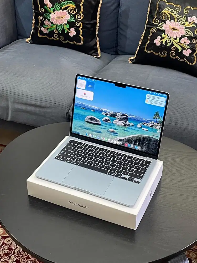 MacBook Air 2025 M4 13 inch 16/256