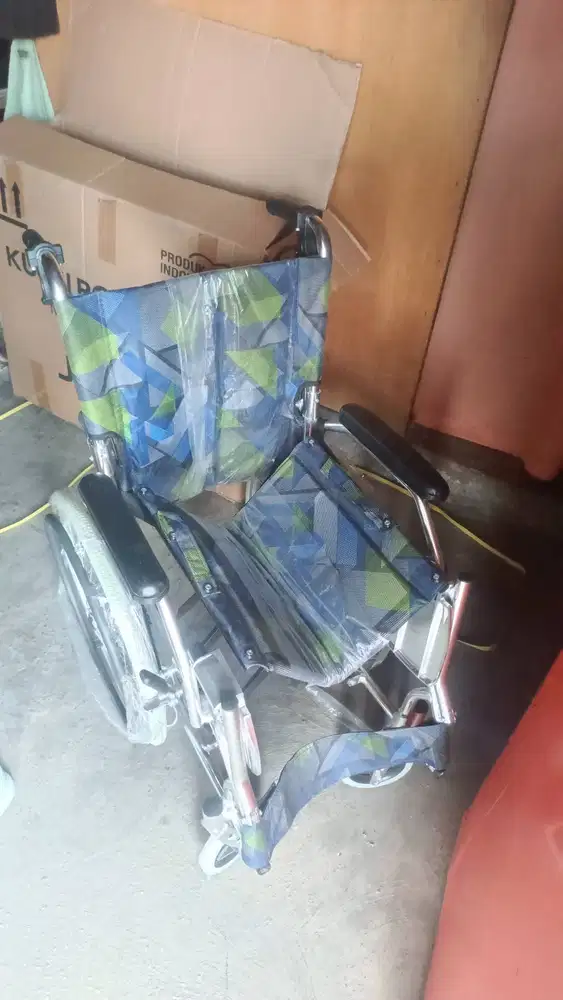 Kursi roda lipat merk juara