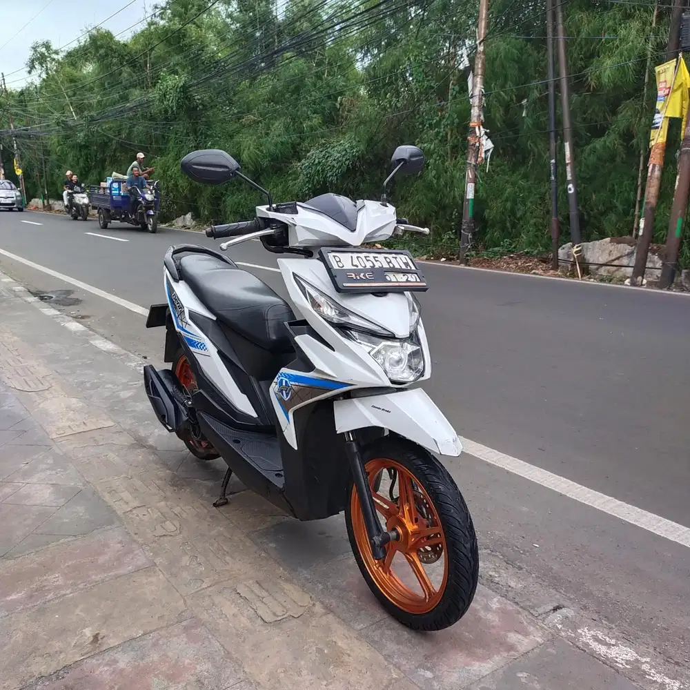 Honda Beat Eco 110 2018 Orisinil Bagus lengkap putih