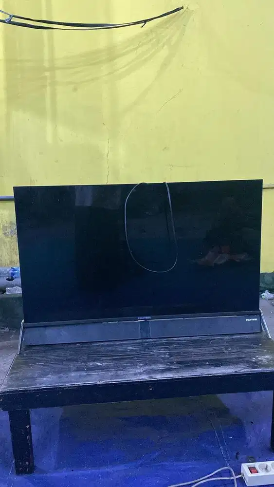 TV POLYTRON 43 INCH FREE SALON