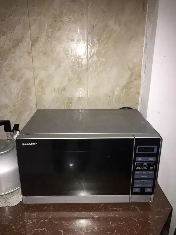Microwave sharp 728