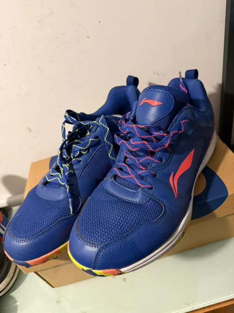 Sepatu badminton Lining second size 47