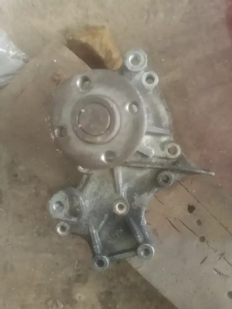 Waterpump Suzuki carry 1.5 injection