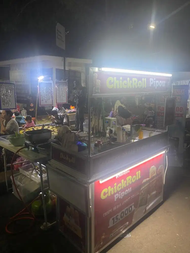 Jualan Di alun alun Chickroll