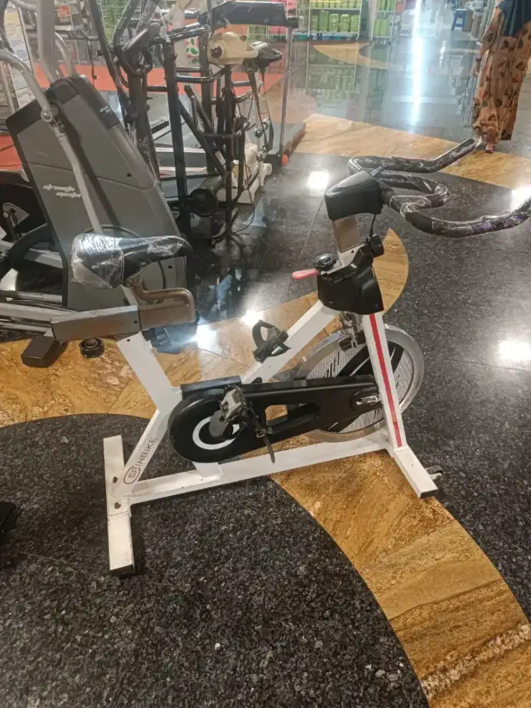 Sepeda balap jumbo bekas display toko