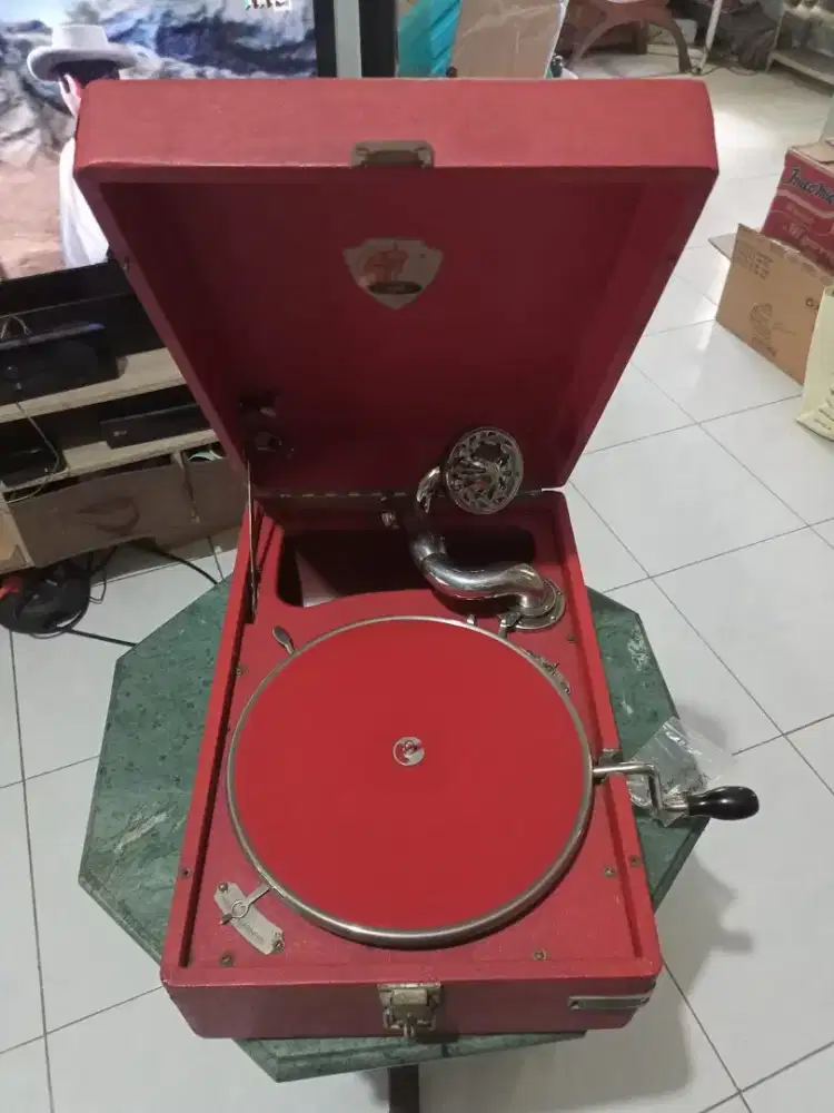 GRAMOFOON VINYL MADE IN USA