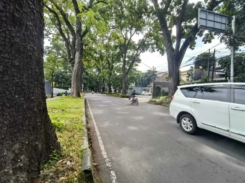 Tanah dan Bangunan di Jl. Cipaganti, Pasteur Bandung