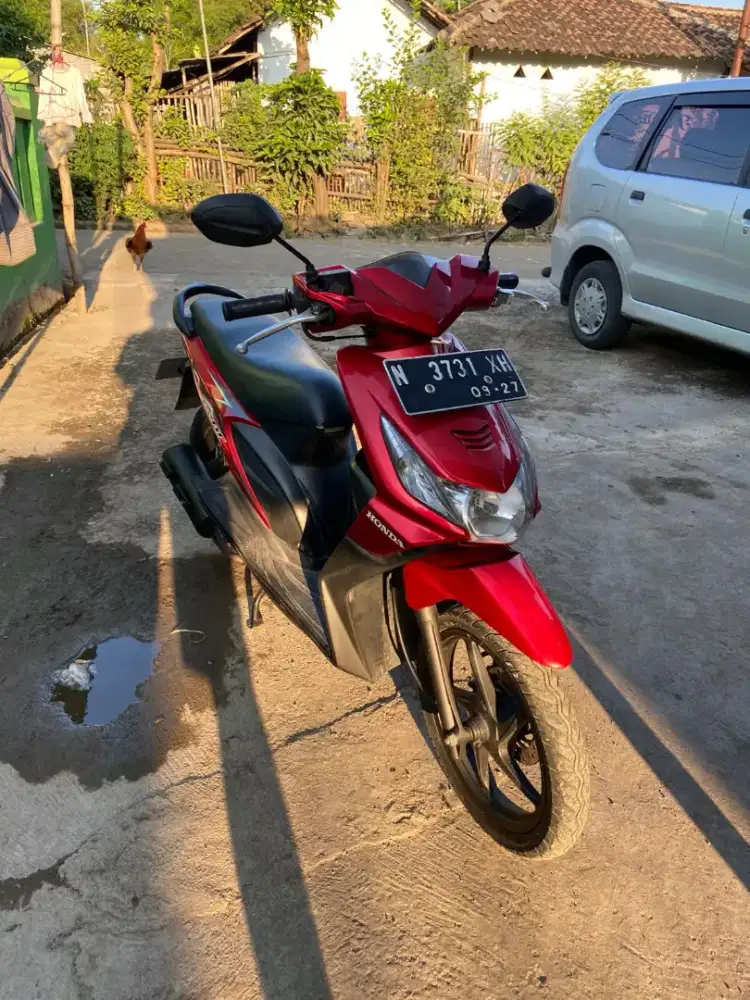 Honda beat karbu merah tahun 2012