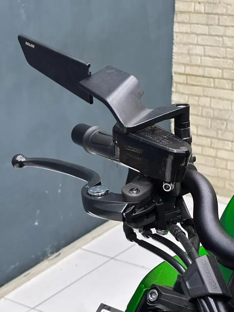 Sugomi(Z1000)! LIKE NEW! Odo 700 perak | 2022| WULAN MUSTIKA